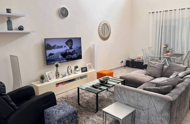 Serene Oasis in East Legon Hills - Chic 2 Bedroom Retreat