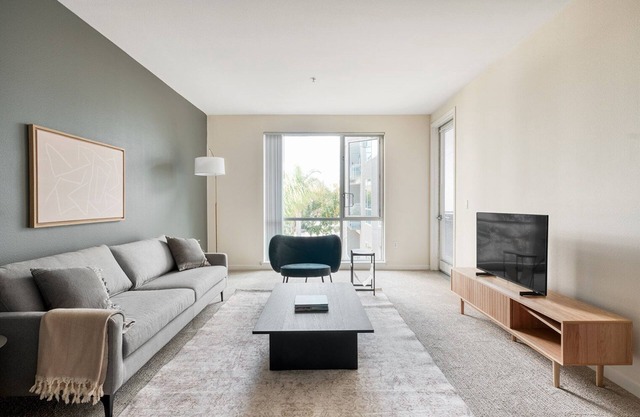 Serene Santa Clara 1BR w/Gym, Pool & W/D, nr tech HQs, by Blueground