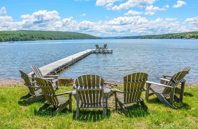 Serenity Cove - Tranquil Setting and Level Lakefront!