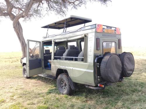 Serian safaris and travel tours