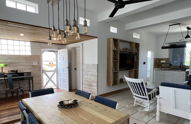 Serviced luxury apartment on the beach