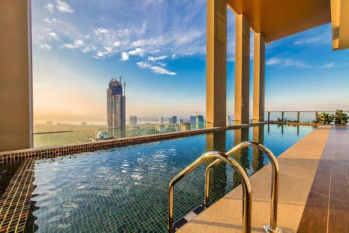 Setia Sky88 Infinity Pool 4 pax, 2 Rooms