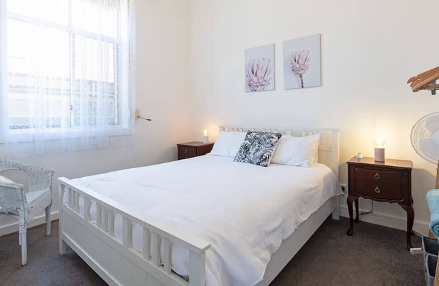 Settle in @ Henley: Cosy Hidden Gem with parking