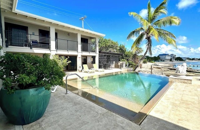 Seven Mile View #3A - Oceanfront Studio & Pool