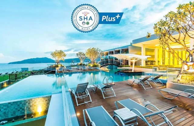 (SHA+)Deluxe Pool Access with Seaview Patong