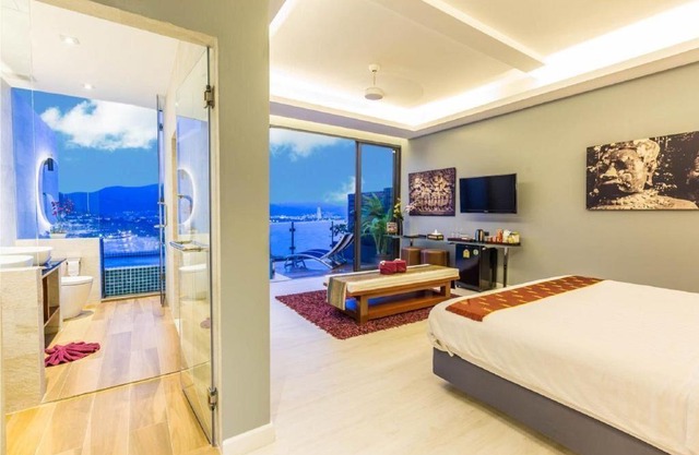 Sky Suites 