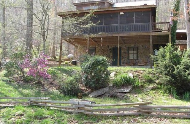 Shady River Retreat - Your Riverside Paradise!