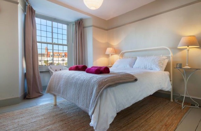 Shaldon Holiday Home, Sleeps 4 with WiFi