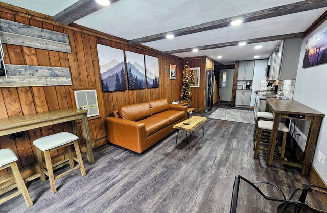 Shamrock 73 - 2br/2ba - Pet Friendly - Fully Renovated!