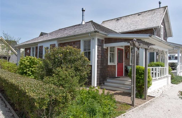 Shell Cottage: 2 BR / 2 BA seabrook in Pacific Beach, Sleeps 6