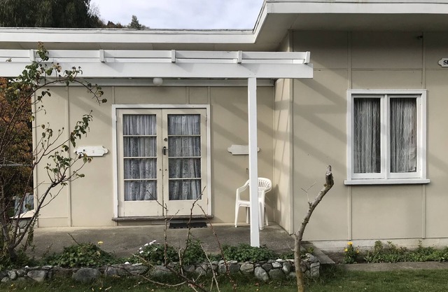 Shemara Quaint Cottage - 5 mins walk to town