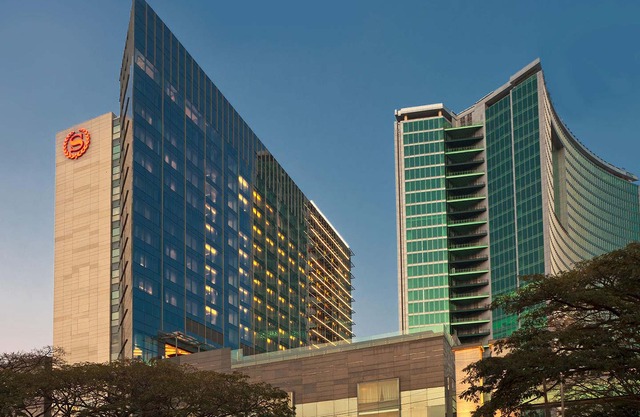 Sheraton Grand Bangalore Hotel at Brigade Gateway