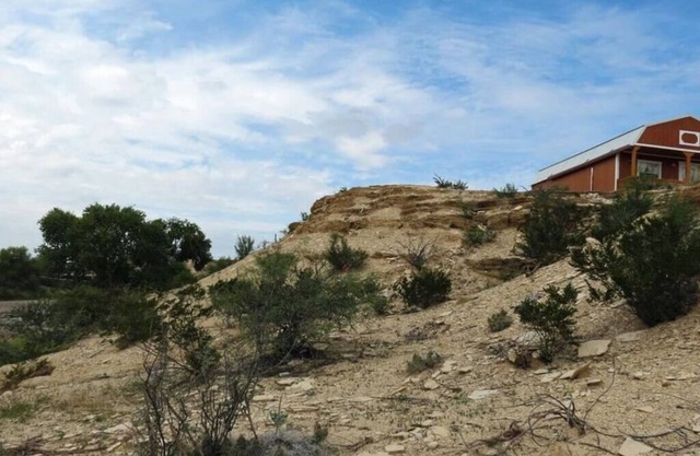 Sherri’s Terlingua Cabin on the Creek: Easy Access