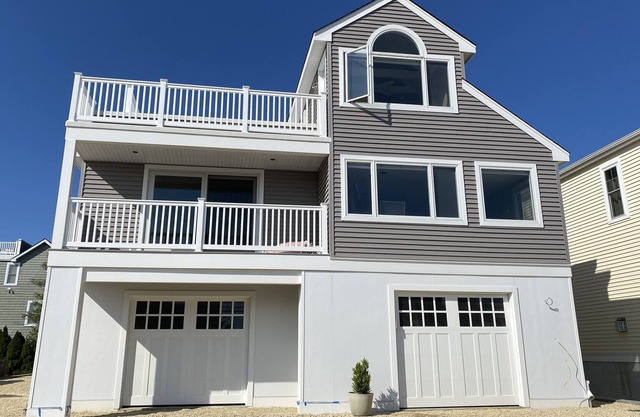 Ship Bottom 3BR / 2 Bath Home - Dogs Welcome!