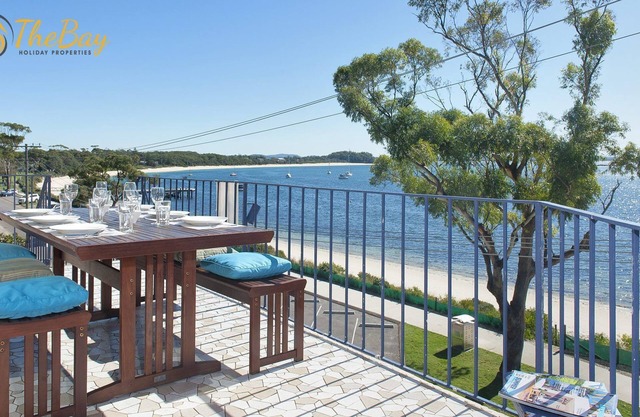 Shoal Towers No.9 - Magnificent Shoal Bay Beach Views