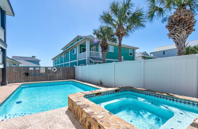 Shore Havin Fun | Pet Friendly, Pool, Gaming Rooms