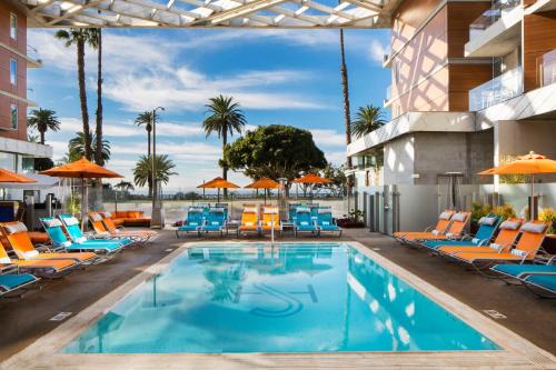 Shore Hotel 