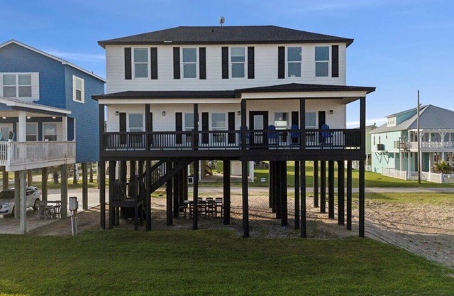 Shore Thing - Beach Front - Sleeps 22