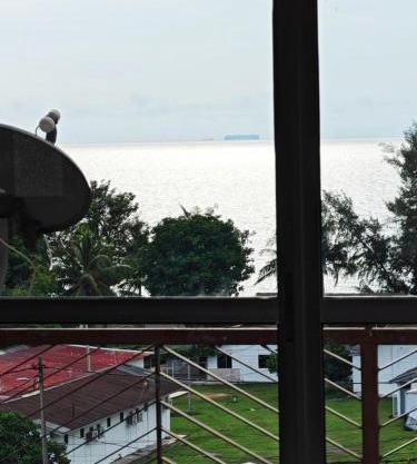 Shorelina Homestay - PD Laguna Condo