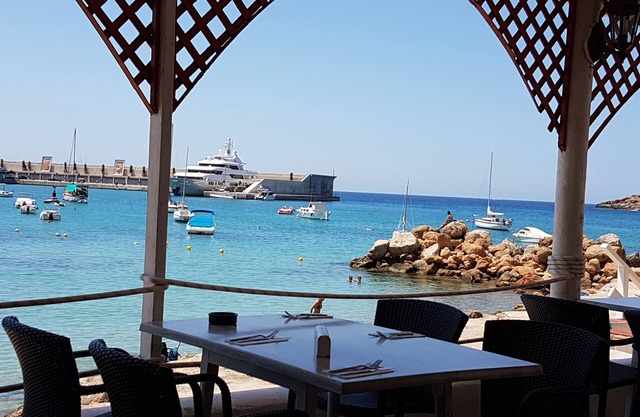 SHORT BREAKS ALSO AVAILABLE - Exclusive Spacious Apartment Directly on Beach