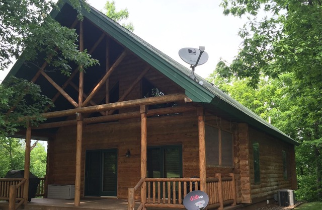 Short Putt Cabin is a Beautiful Log Cabin on Scenic Northwood Hills Golf Course