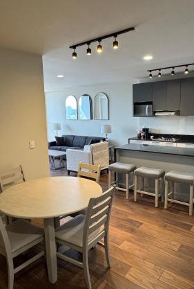 SIE7E NEW Condo