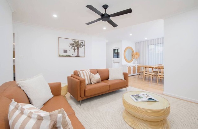 Sienna Cove Elegant Retreat near Merewether Beach