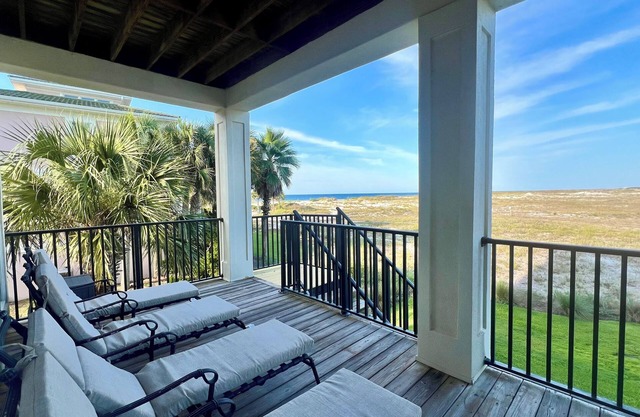 Siesta II – Gulf and Lagoon Views | Elevator | Community Pool