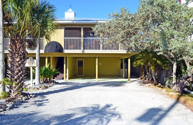 Siesta Key Beachside Vacation Rental W/Heated Pool – Walk to Beach and More