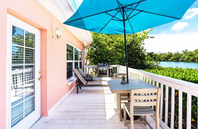 Siesta Key Bungalows, the Lagoon Bungalows Complex