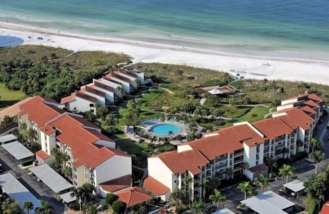 Siesta Key - Siesta Dunes - Deluxe Beachfront Condo with Gulf of Mexico Views