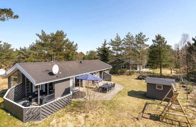 "Sighbiorn" - 950m from the sea by Interhome