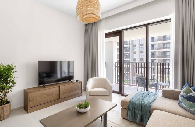 Silkhaus 1BDR in Surf Tower | New Neighborhood