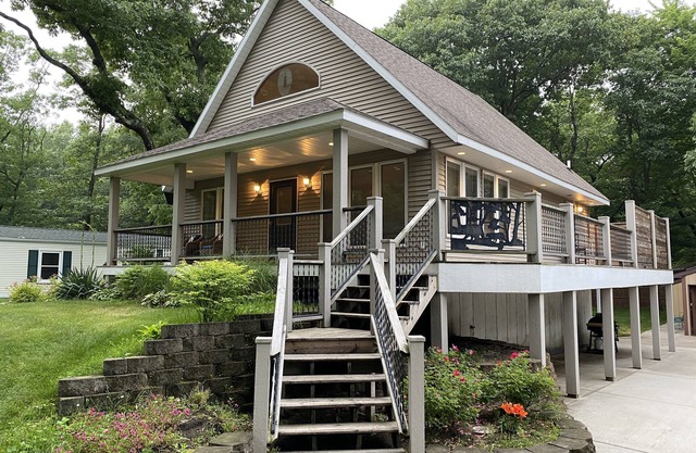 Silver Lake Custom Cottage in the HEART of SLSD