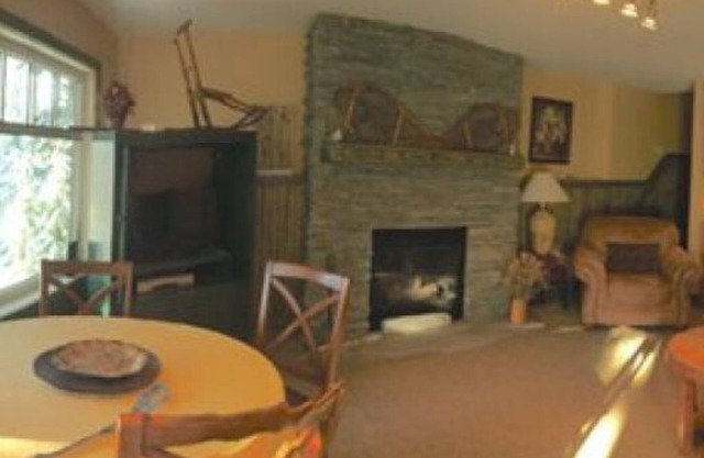 Silver Star Two Bedroom Suite on the Knoll, fireplace, ski/bike storage, hot tub