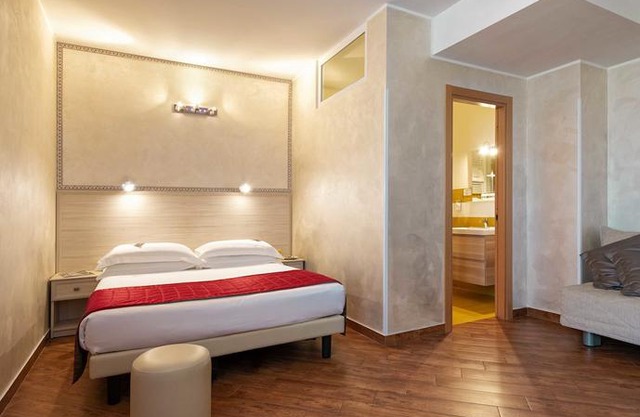 Simon Hotel