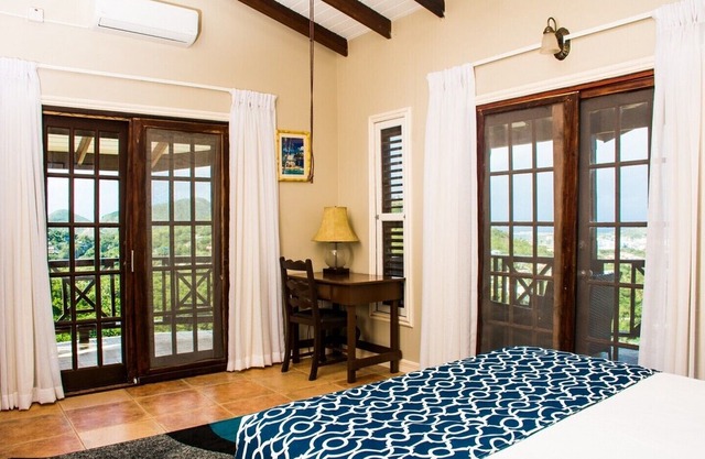 Simply Heavenly!!! Large Self Catered Apartments With Huge Pool - Penthouse Apartment