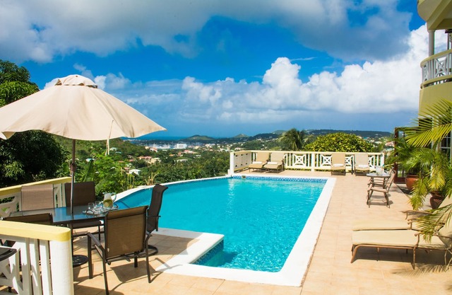 Simply Heavenly!!! Large Self Catered Two Bedroom Apartment With Huge Pool