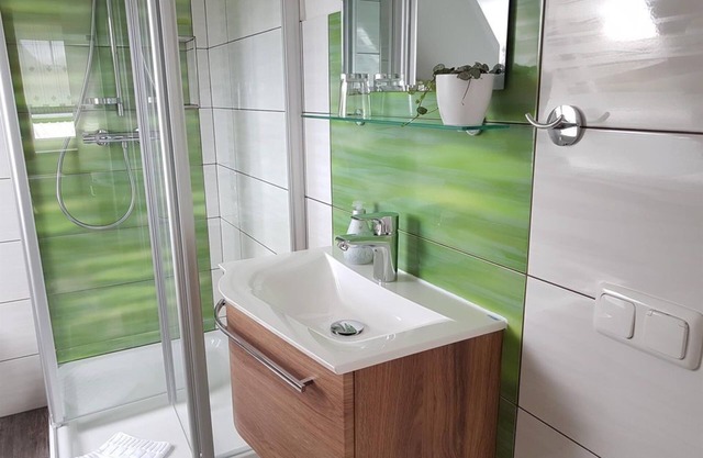 Single room 2 with shower/toilet in the hallway - guest house "Arkona"