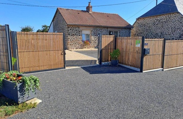 Single-storey house with garden for 7 in Normandy