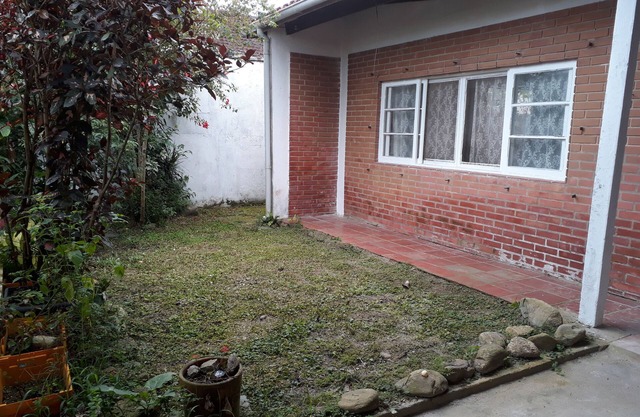 Single-storey house, airy, 5 minutes' walk to the beach, very close to the center