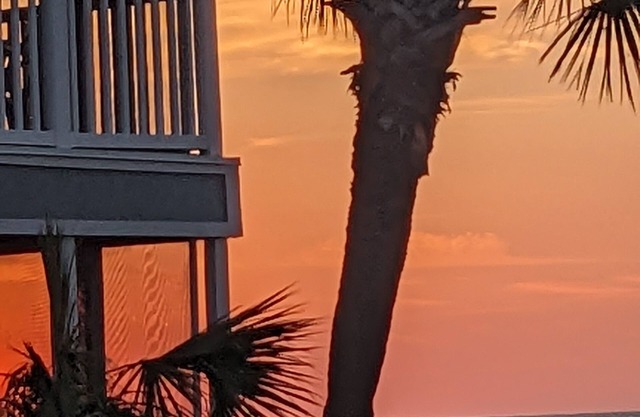 Sit Back and Relax.enjoy the spectacular view from the screened porch!