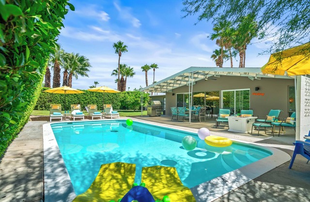 Six Palms Alexander - Outdoor Oasis Awaits