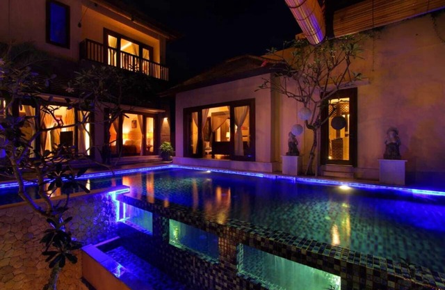 SJ4002 - 4 Bedroom Villa in Jimbaran with Rooftop Gazebo