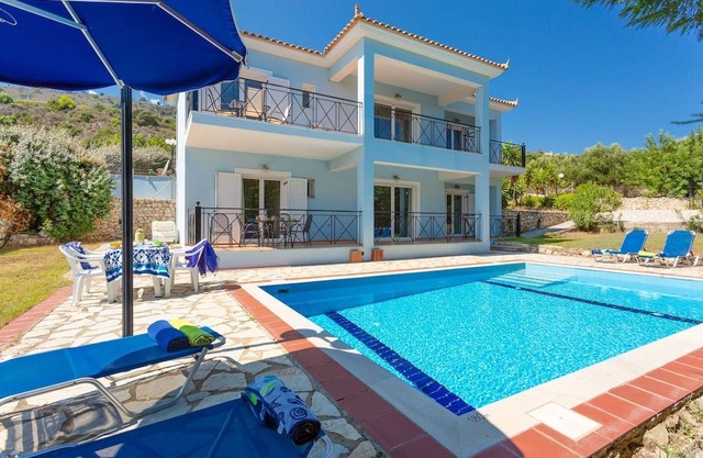 Skala Villa Blue: Large Private Pool, Walk to Beach, Sea Views, A/C, WiFi
