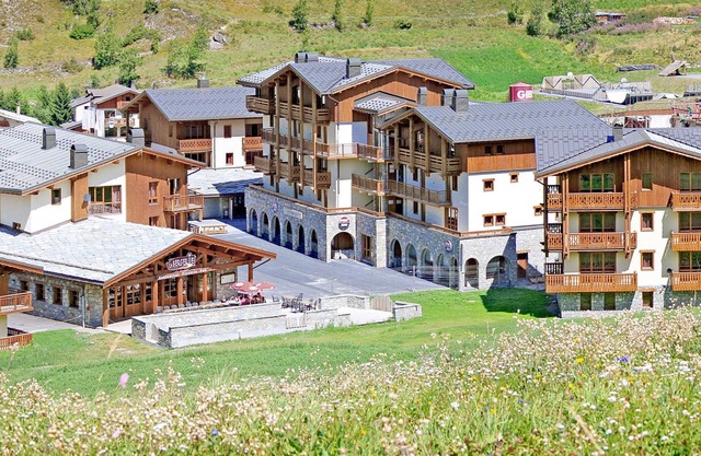 Ski aux pieds | Piscine | Sauna et hamman