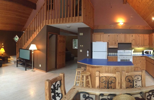 Ski Chalet at Base of Revelstoke Mountain Resort - walk to gondola