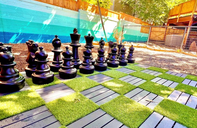 Ski, Hike, Hottub + Ping-Pong & Pool. Fun Open Concept - sleeps 14 - great price