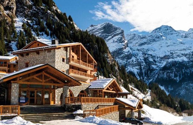 Ski-in/ski-out & foot of the slopes, fitness, swimming pool, terrace, balcony, tv, ski locker, 31m²