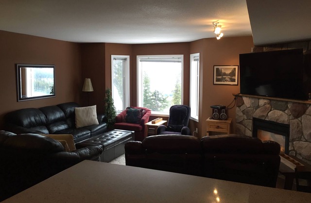 Ski In/Out 3 Bed 2 Bath Slopeside